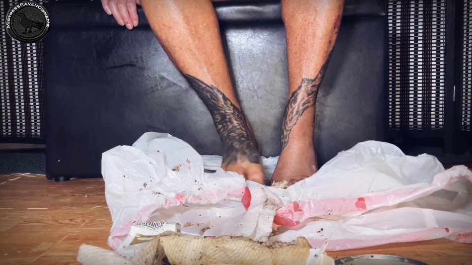 MistressRavenFD – EAT MY GARBAGE FROM MY FEET